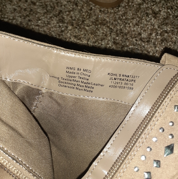 Boots - Picture 4 of 4